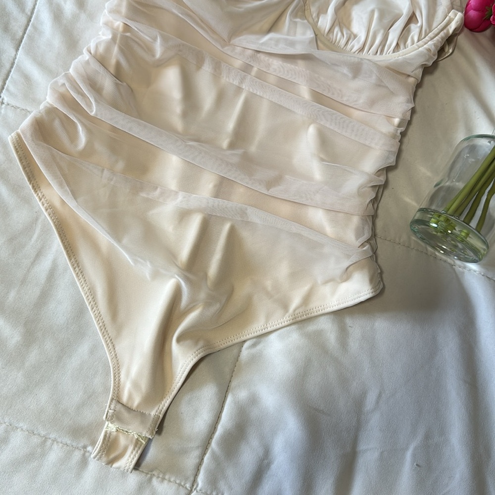 Nude Mesh Ruched Bodysuit - Picture 3 of 6